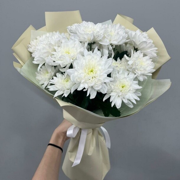 Букет с хризантемами, артикул F1415765 - 2550 рублей, доставка по городу. Flawery - доставка цветов