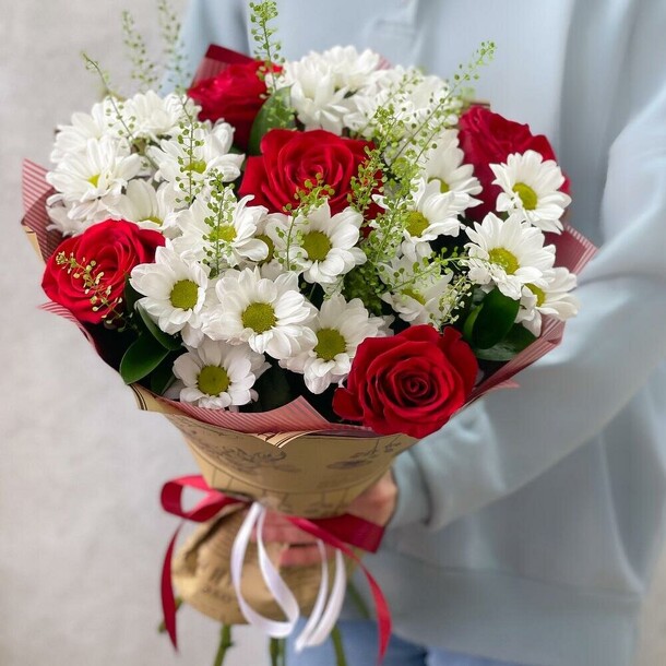 Букет "традиция", артикул F1417792 - 3500 рублей, доставка по городу. Flawery - доставка цветов