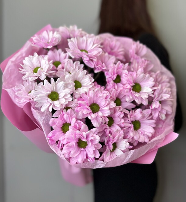 Букет розовых кустовых хризантем, артикул F1405734 - 3500 рублей, доставка по городу. Flawery - доставка цветов