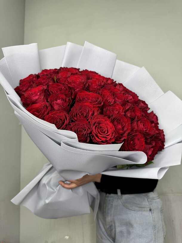 51 красная роза 50 см🔥🔥🔥, артикул F1411451 - 15972 рублей, доставка по городу. Flawery - доставка цветов