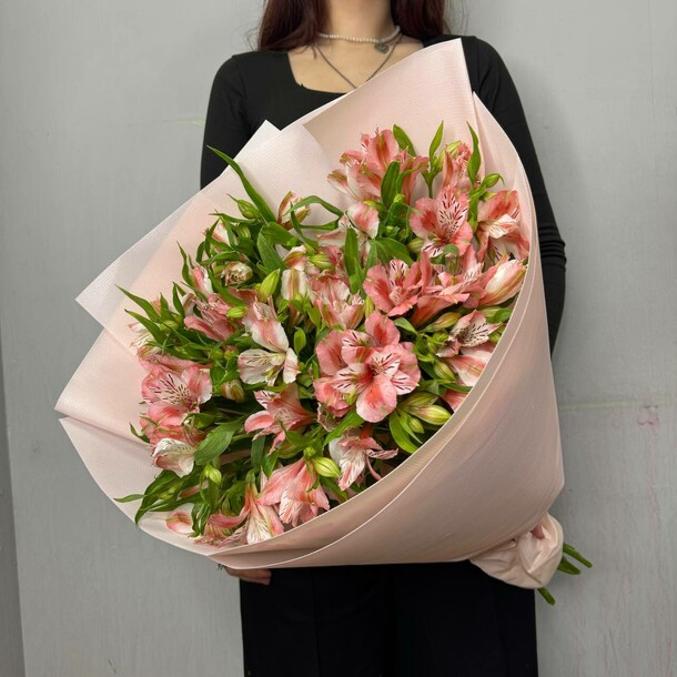 Букет 15 розовых альстрамерий, артикул F1430055 - 4500 рублей, доставка по городу. Flawery - доставка цветов