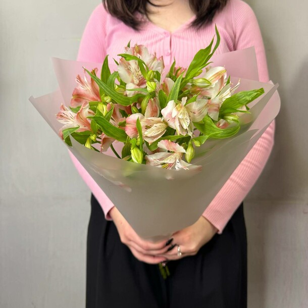 Нежная альстромерия, артикул F1430551 - 2251 рублей, доставка по городу. Flawery - доставка цветов