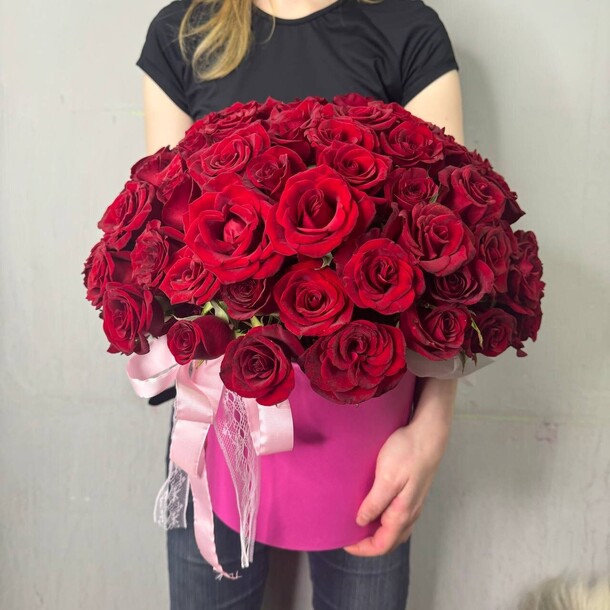 101 роза в шляпной коробке, артикул F1437927 - 20000 рублей, доставка по городу. Flawery - доставка цветов