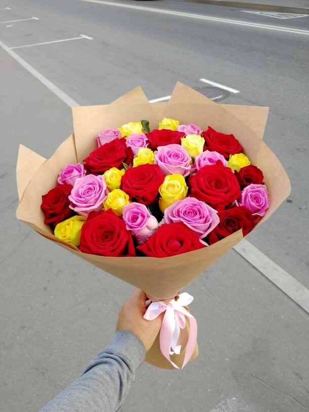 Микс розы, артикул F1086743 - 8858 рублей, доставка по городу. Flawery - доставка цветов