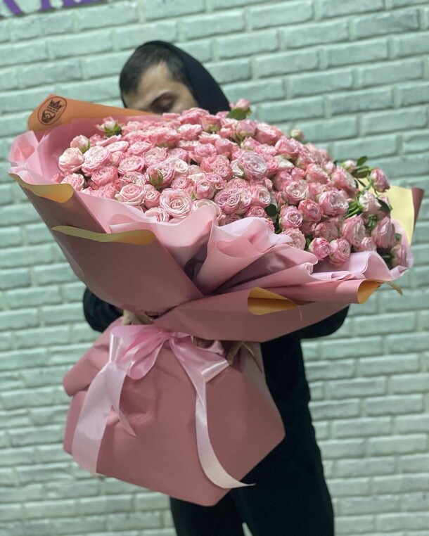 Розы кустовые, артикул F1131211 - 46850 рублей, доставка по городу. Flawery - доставка цветов