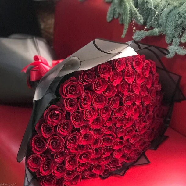 Роза 101, артикул F1132054 - 43999 рублей, доставка по городу. Flawery - доставка цветов