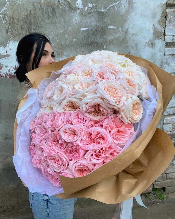 Пионовидные розы, артикул F1132059 - 70154 рублей, доставка по городу. Flawery - доставка цветов