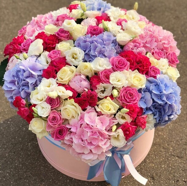 Море любви, артикул F1132060 - 89603 рублей, доставка по городу. Flawery - доставка цветов