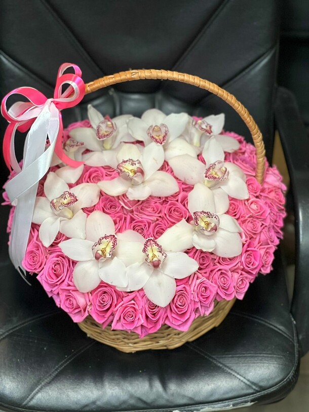Корзина 💗, артикул F1132098 - 19834 рублей, доставка по городу. Flawery - доставка цветов