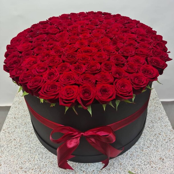 Розы в коробке, артикул F1132935 - 27829 рублей, доставка по городу. Flawery - доставка цветов