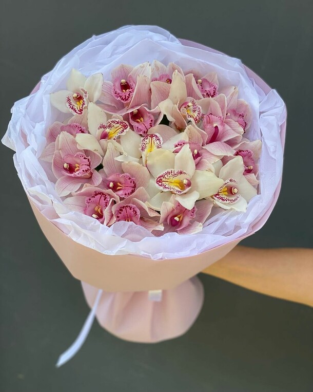 Символ любви, артикул F1137975 - 14494 рублей, доставка по городу. Flawery - доставка цветов