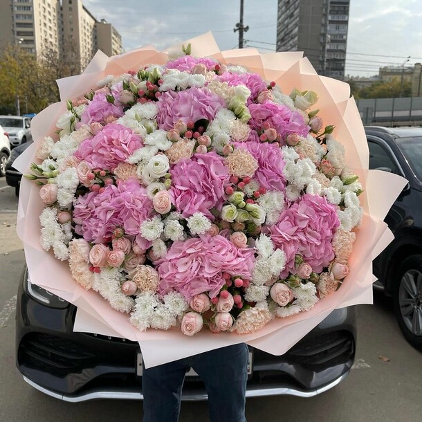 Роскошный букет, артикул F1144436 - 38719 рублей, доставка по городу. Flawery - доставка цветов