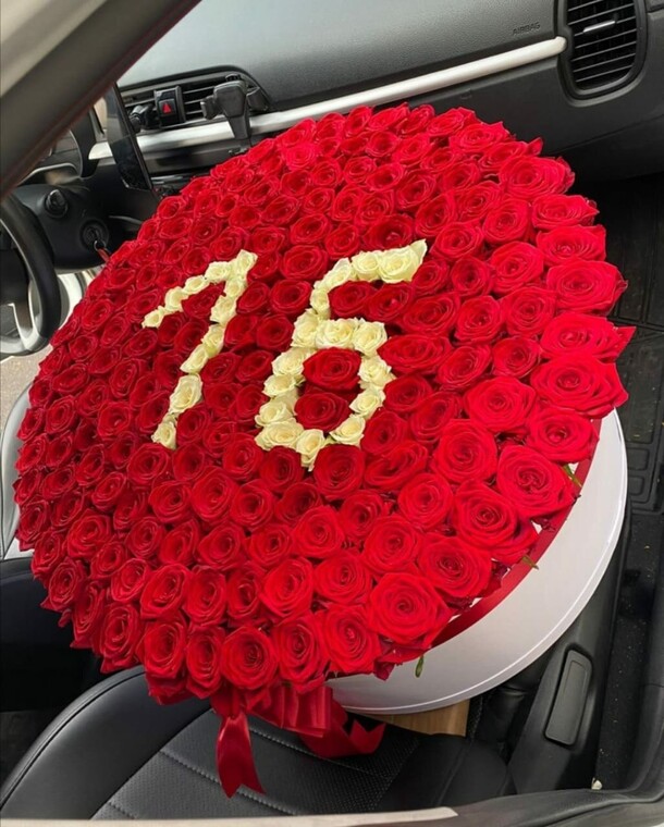 Роза 🌹, артикул F1147504 - 64899 рублей, доставка по городу. Flawery - доставка цветов