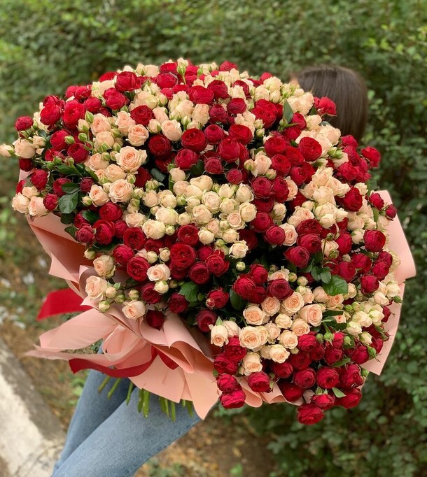 Кустовая роза микс, артикул F1147859 - 85592 рублей, доставка по городу. Flawery - доставка цветов