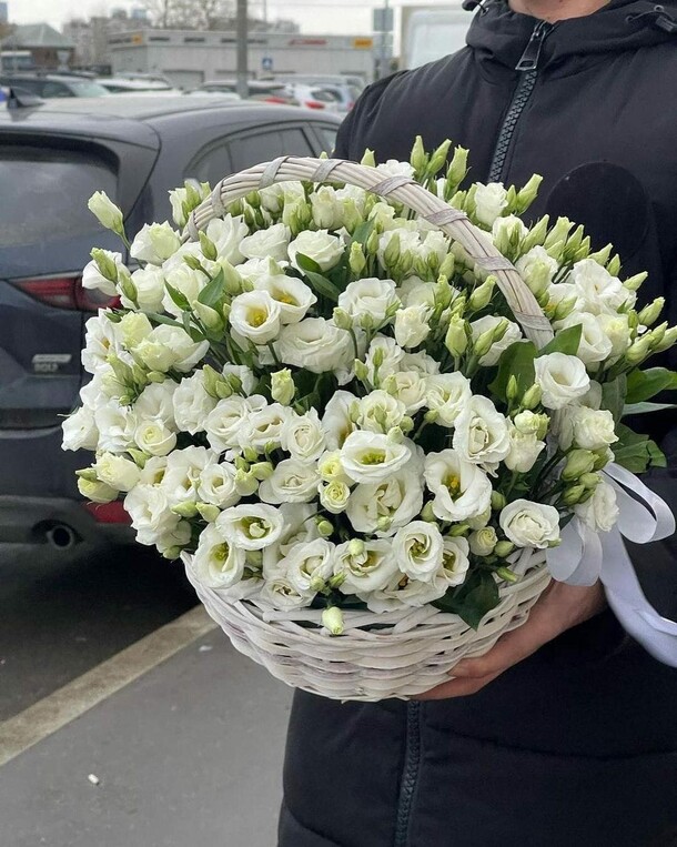 Белоснежная корзина, артикул F1147878 - 13177 рублей, доставка по городу. Flawery - доставка цветов