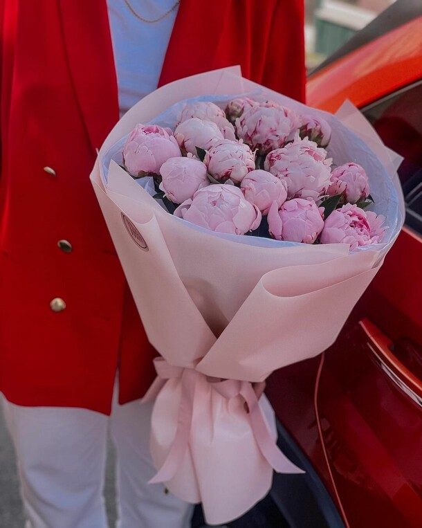 Пионы сара, артикул F1154198 - 19359 рублей, доставка по городу. Flawery - доставка цветов