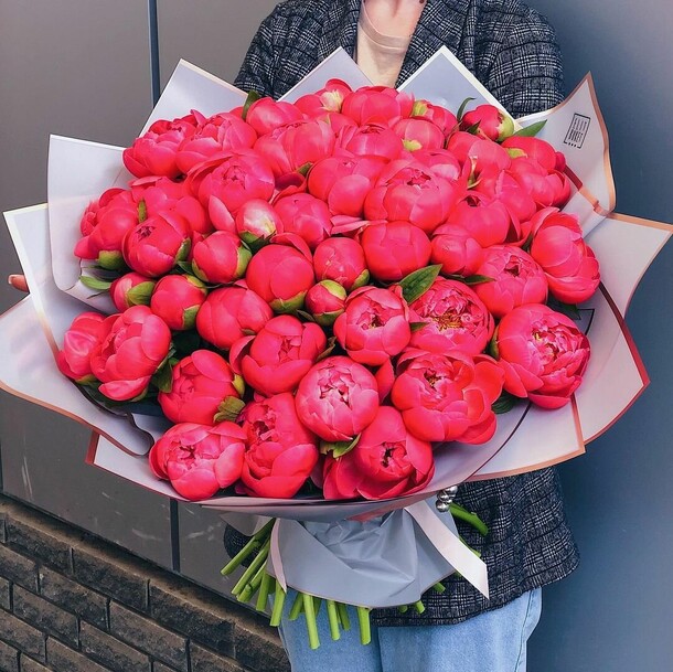 Пионы 101, артикул F1154398 - 98999 рублей, доставка по городу. Flawery - доставка цветов