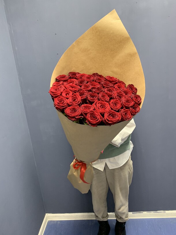 Розы длинные, артикул F1164757 - 14035 рублей, доставка по городу. Flawery - доставка цветов