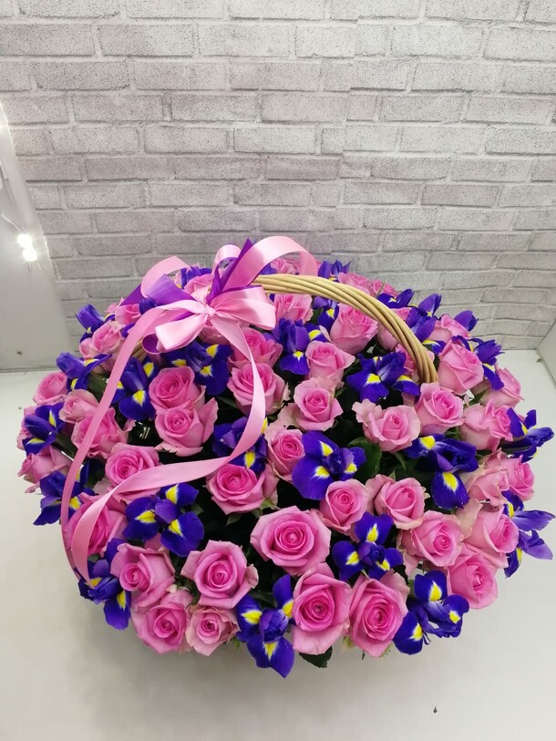 Корзина с цветами, артикул F1167599 - 23999 рублей, доставка по городу. Flawery - доставка цветов
