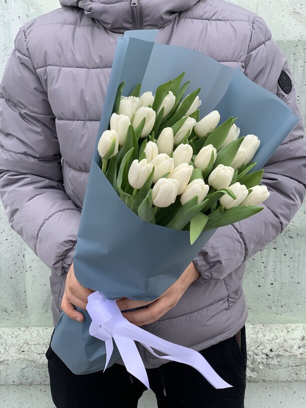 Тюльпаны 25, артикул F1176487 - 7015 рублей, доставка по городу. Flawery - доставка цветов