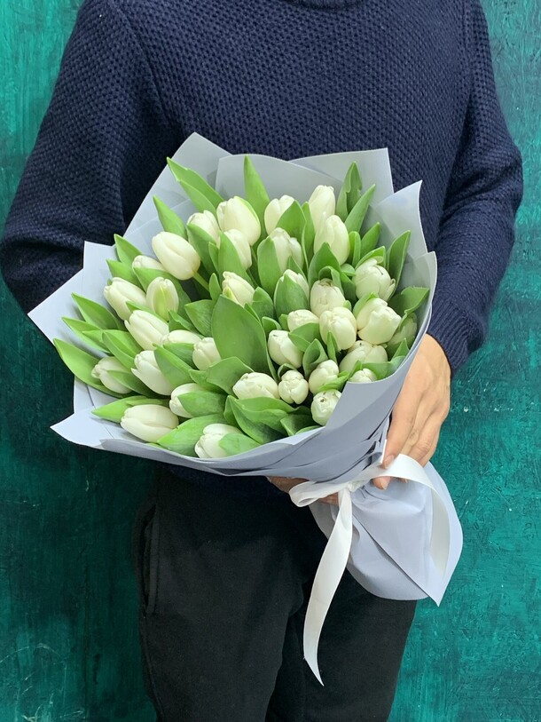 Букет тюльпанов, артикул F1281060 - 10889 рублей, доставка по городу. Flawery - доставка цветов