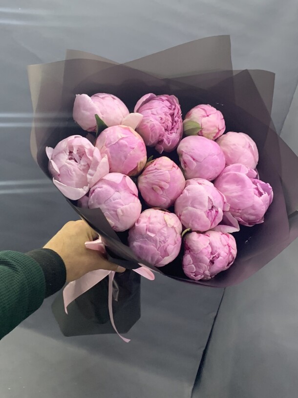 Пионы розовые, артикул F1284425 - 14640 рублей, доставка по городу. Flawery - доставка цветов