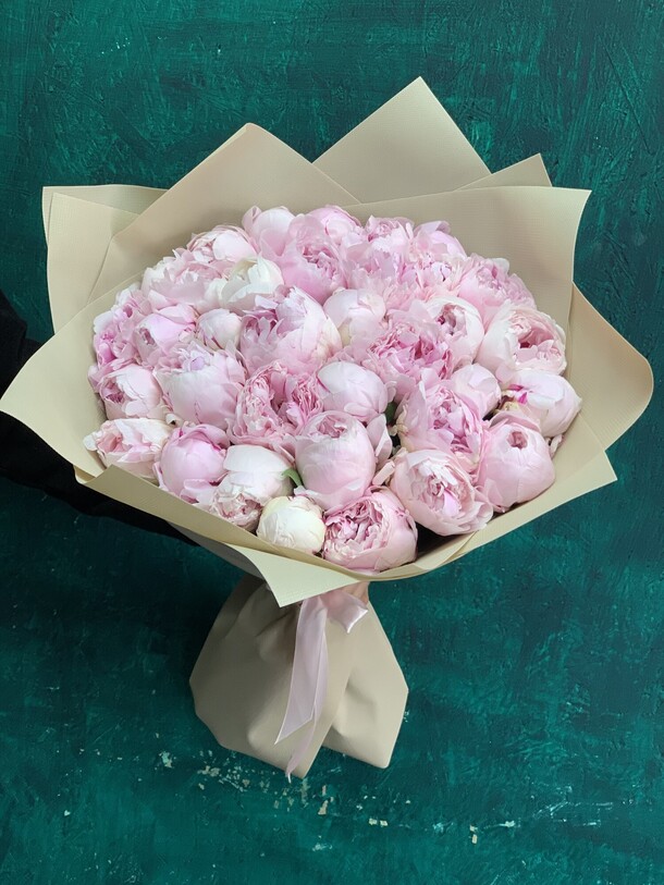 Пионы розовые, артикул F1284429 - 36299 рублей, доставка по городу. Flawery - доставка цветов