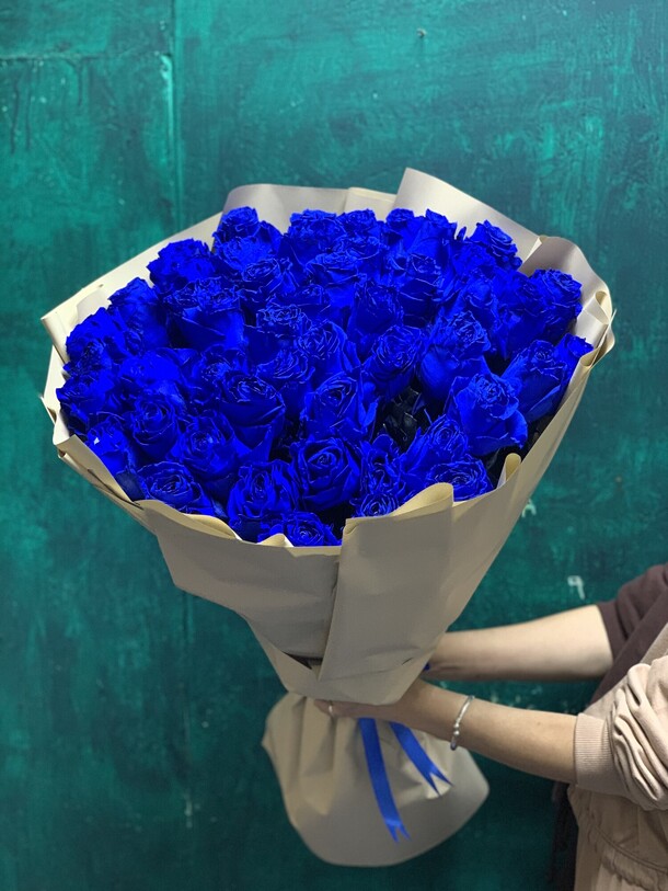 Роза эквадорская синяя, артикул F1334071 - 30799 рублей, доставка по городу. Flawery - доставка цветов