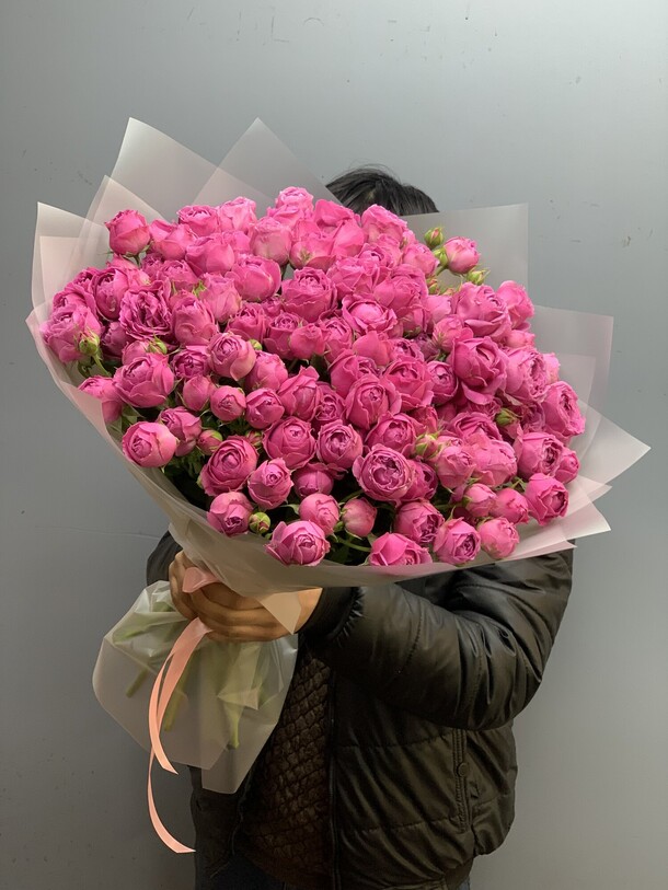 Пионовидные кустовые розы, артикул F1340053 - 15839 рублей, доставка по городу. Flawery - доставка цветов