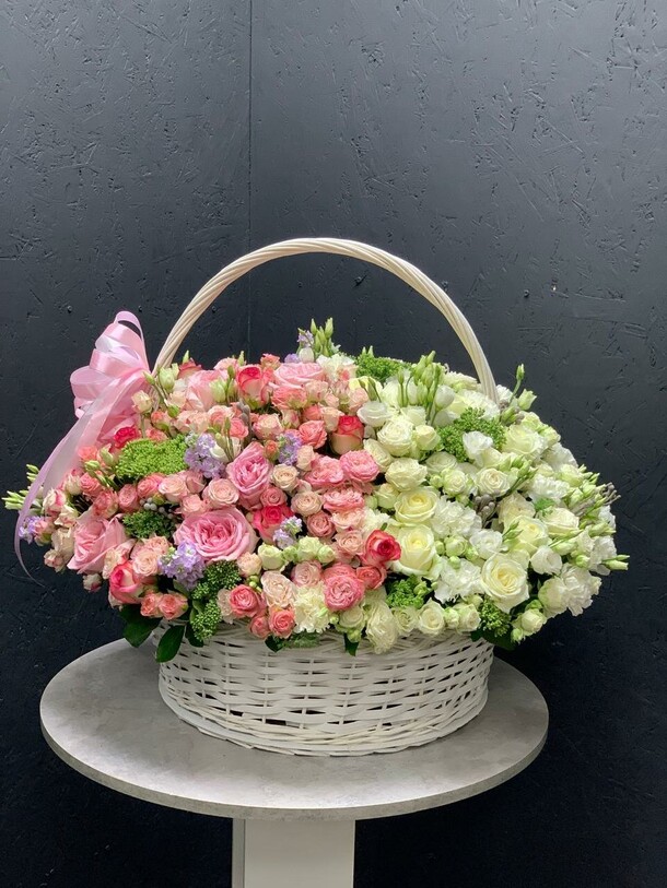 Корзина с цветами, артикул F1343388 - 98999 рублей, доставка по городу. Flawery - доставка цветов