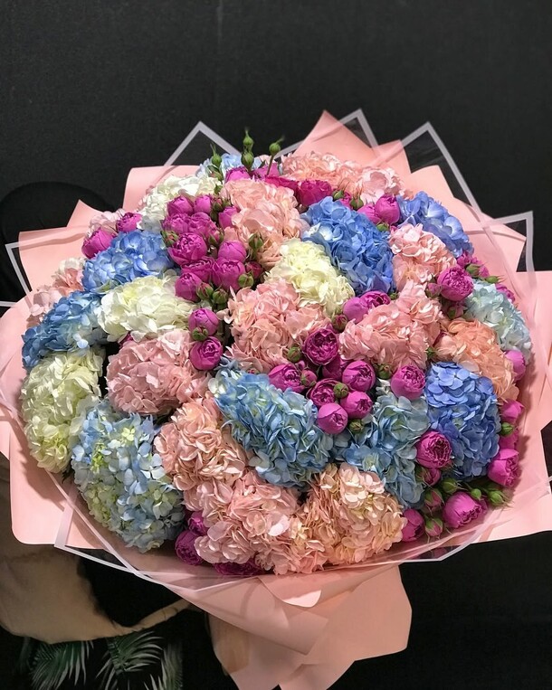 Букет из гортензии, артикул F1366582 - 43922 рублей, доставка по городу. Flawery - доставка цветов