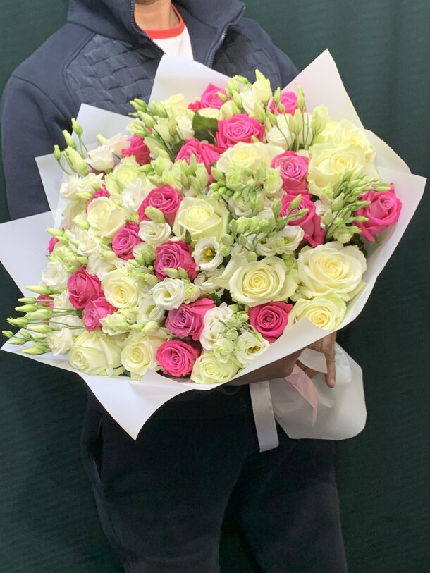 Эустома с розами, артикул F1411337 - 14519 рублей, доставка по городу. Flawery - доставка цветов