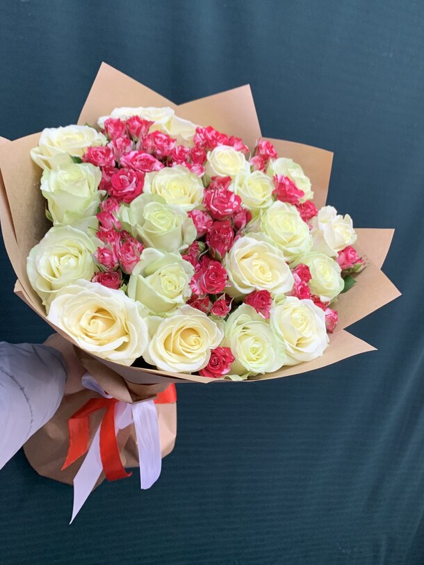 Роза белая, артикул F1411362 - 8251 рублей, доставка по городу. Flawery - доставка цветов