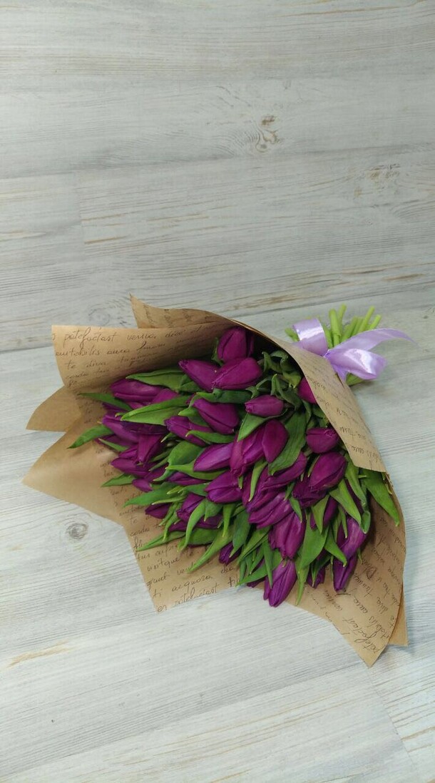 Букет из тюльпанов., артикул F17945 - 11419 рублей, доставка по городу. Flawery - доставка цветов