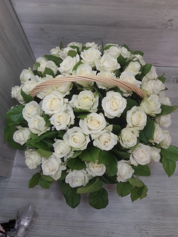 Корзина с розами, артикул F17947 - 30009 рублей, доставка по городу. Flawery - доставка цветов