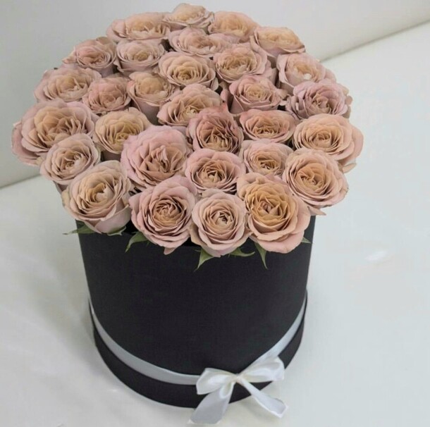 "капучино розы", артикул F17972 - 9050 рублей, доставка по городу. Flawery - доставка цветов