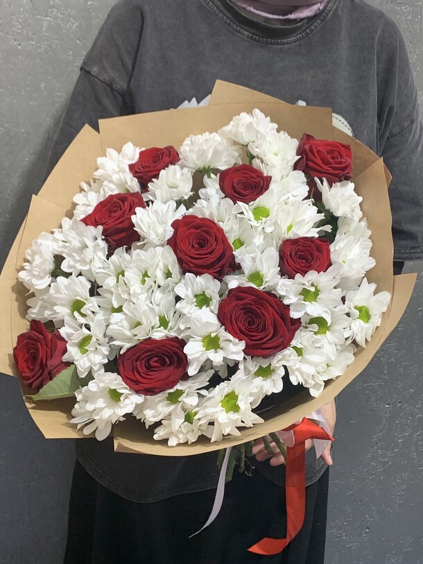 "букет испанский танец", артикул F17998 - 9339 рублей, доставка по городу. Flawery - доставка цветов