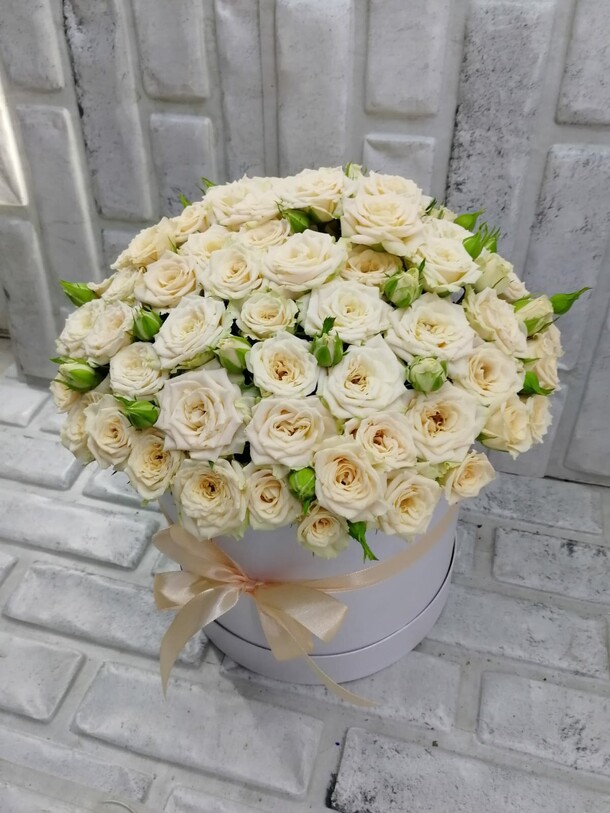 Коробка с розами, артикул F18904 - 9679 рублей, доставка по городу. Flawery - доставка цветов