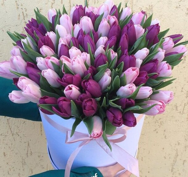 Тюльпан микс в коробке, артикул F18994 - 29281 рублей, доставка по городу. Flawery - доставка цветов