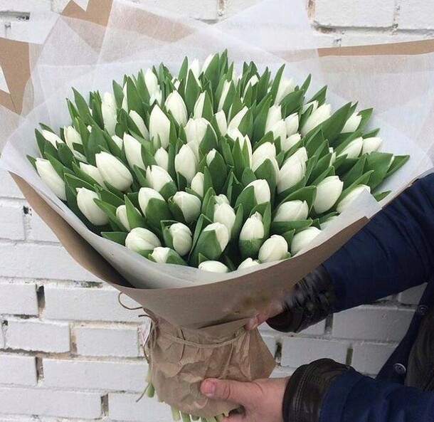 Букет из тюльпанов, артикул F19523 - 27378 рублей, доставка по городу. Flawery - доставка цветов