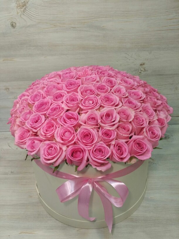 Коробка с розами, артикул F19608 - 27829 рублей, доставка по городу. Flawery - доставка цветов