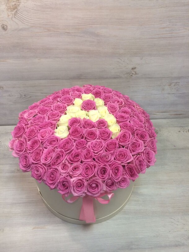 Коробка с розами, артикул F19609 - 27829 рублей, доставка по городу. Flawery - доставка цветов