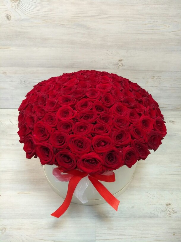 Коробка с розами, артикул F19612 - 27829 рублей, доставка по городу. Flawery - доставка цветов