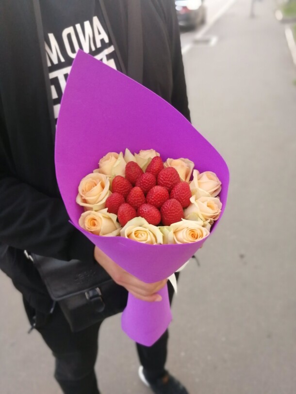 Благородный вкус, артикул F19950 - 6843 рублей, доставка по городу. Flawery - доставка цветов