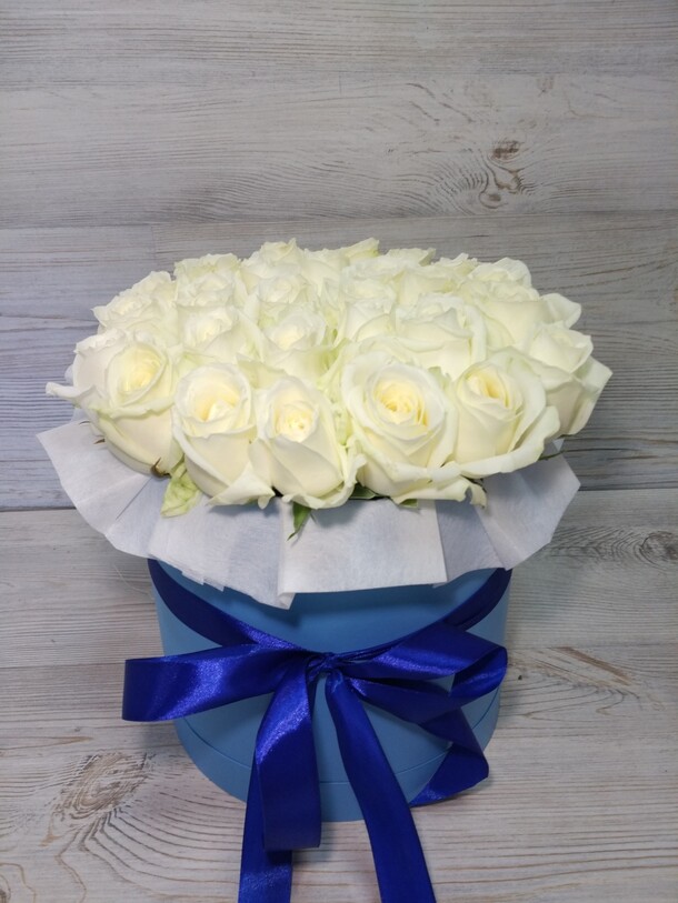 Коробка с розами, артикул F20205 - 8784 рублей, доставка по городу. Flawery - доставка цветов