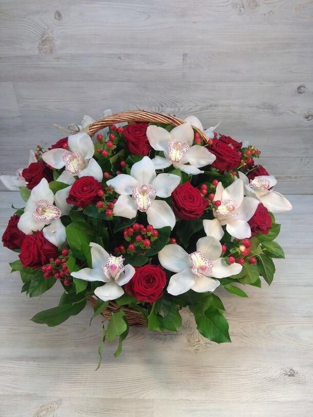 "торжество любви в корзине", артикул F20347 - 23425 рублей, доставка по городу. Flawery - доставка цветов