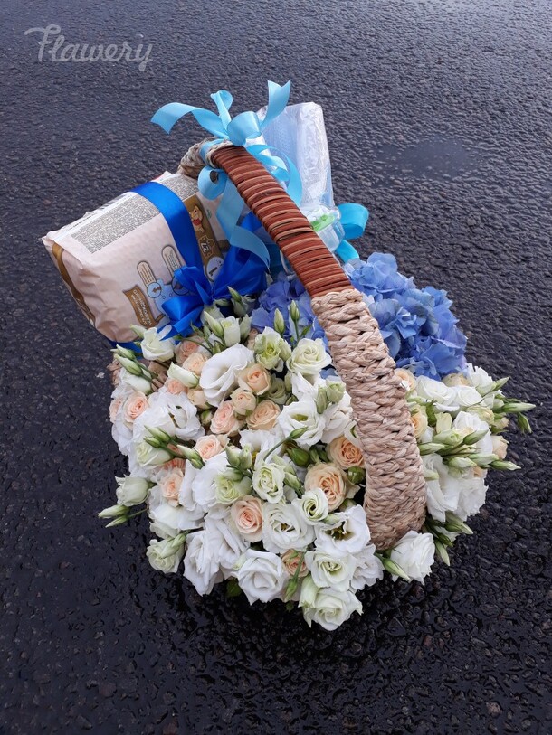 Чудо корзина, артикул F21813 - 38066 рублей, доставка по городу. Flawery - доставка цветов