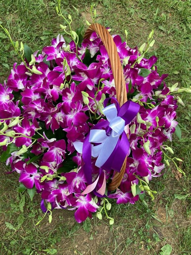 Нежнейшая корзина, артикул F51353 - 21220 рублей, доставка по городу. Flawery - доставка цветов