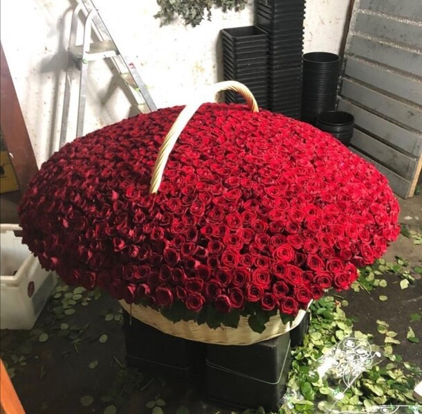 1001 розы в корзине, артикул F90386 - 278179 рублей, доставка по городу. Flawery - доставка цветов