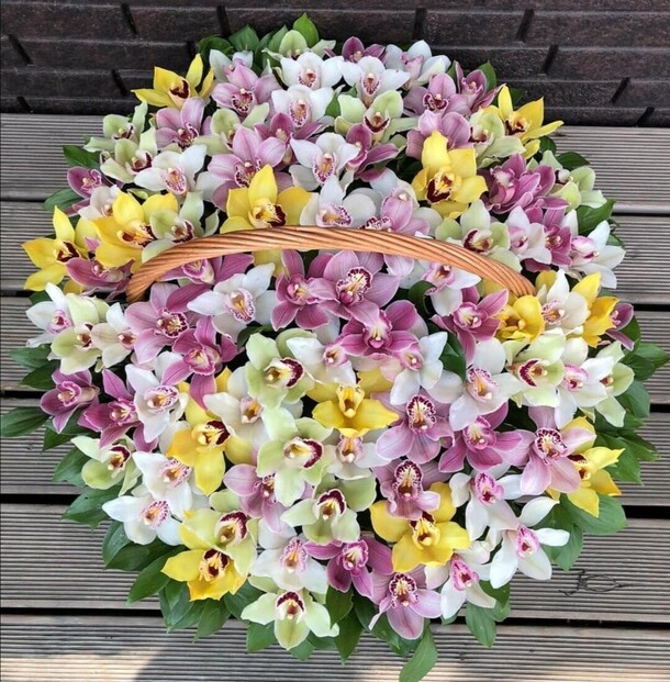 Орхидея цимбидиум, артикул F90424 - 49281 рублей, доставка по городу. Flawery - доставка цветов